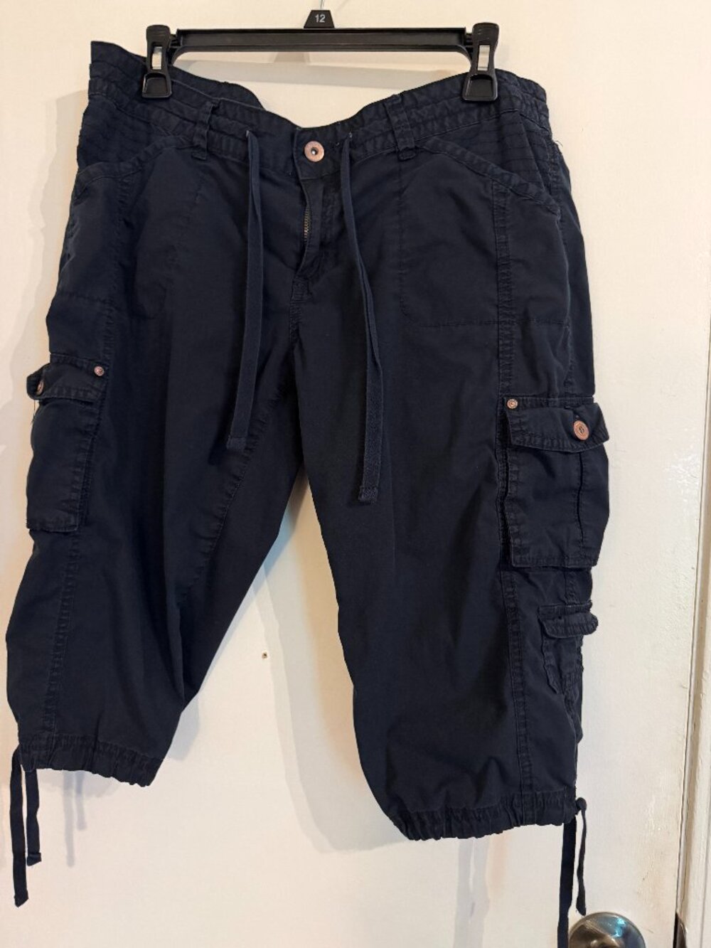 Arizona Jean Company Women's/Junior Black Capris Size 13